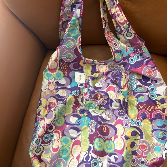 Coach POPPY GLAM SIGNATURE Sis Print Fold Packable Shopper Travel Tote 62112 NWT - Picture 4 of 12